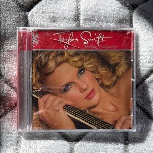 Taylor Swift Holiday Collection CD Christmas Album 2009